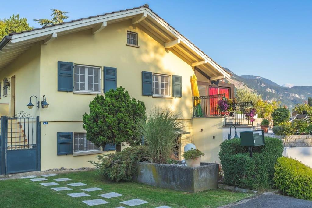 Cheerful Villa With Fireplace, Bath-Tub And Garden Noville Exterior photo